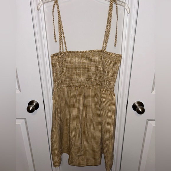 entro spaghetti strap, ruched, button front, hidden pockets sundress - sz LG - Picture 6 of 12